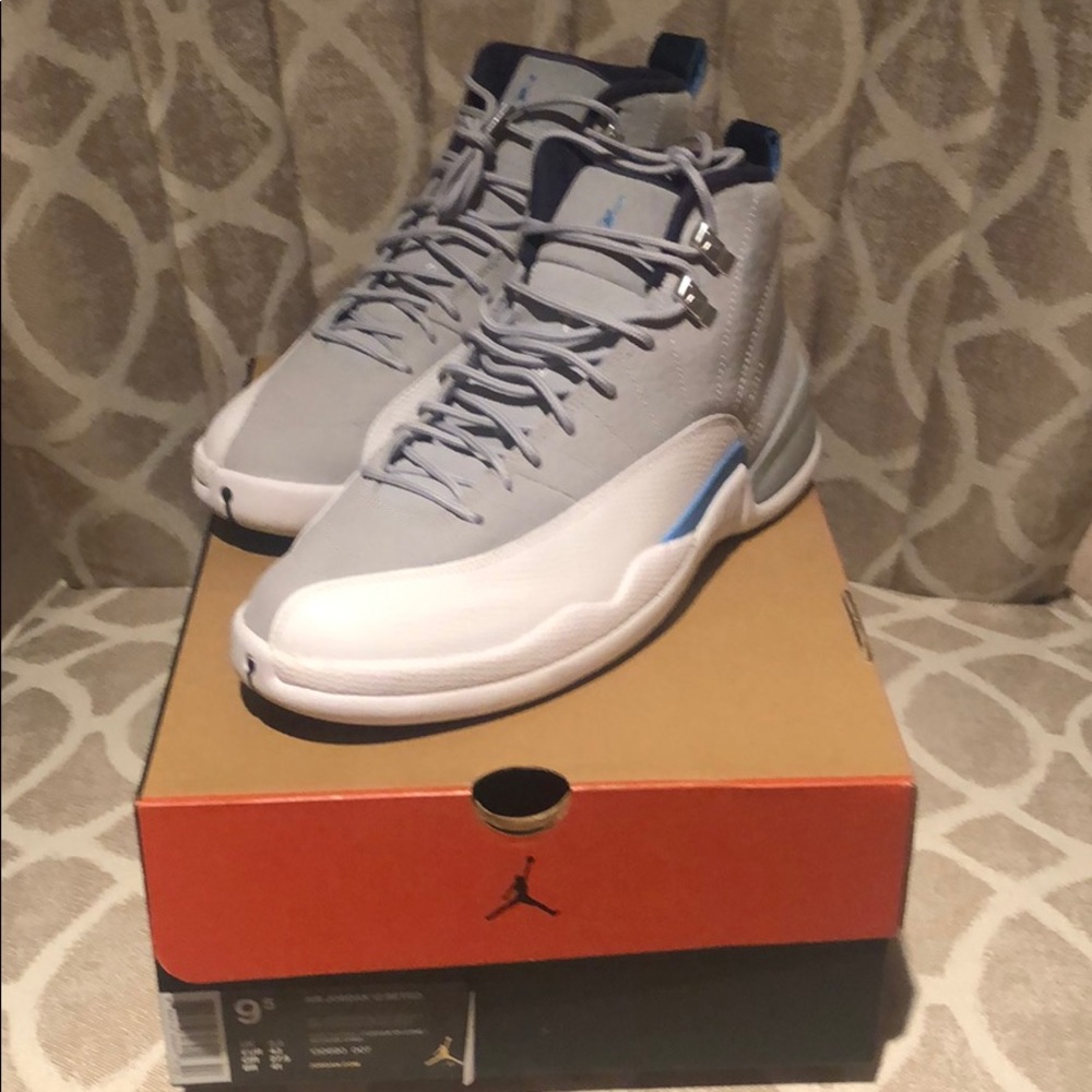 Air Jordan 12 Wolf Grey